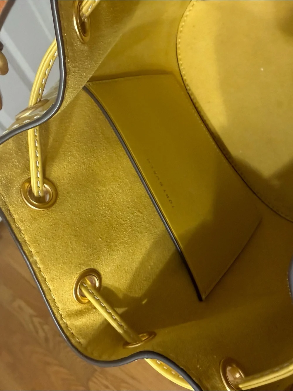 Tory Burch Yellow Logo Drawstring Bucket Shoulder Bag/crossbody bag